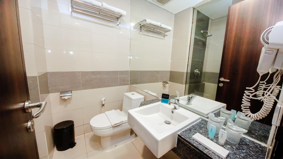 Bathroom 15