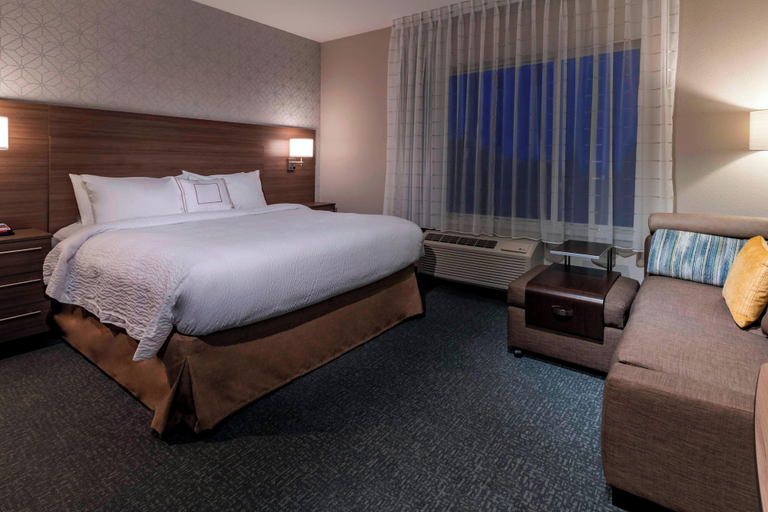 Bedroom 3, TownePlace Suites by Marriott Leavenworth, Leavenworth