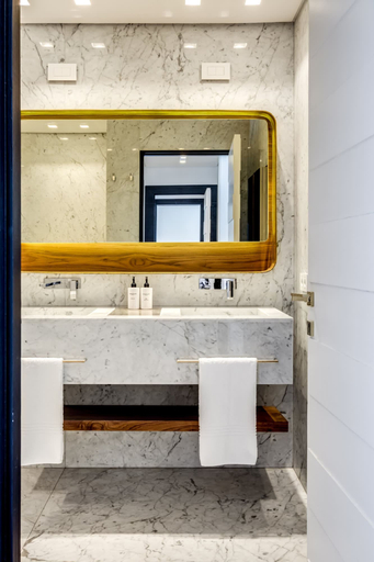 Bathroom 4, Chic Apartment w Amazing Views Dunmore Luxe, City of Cape Town