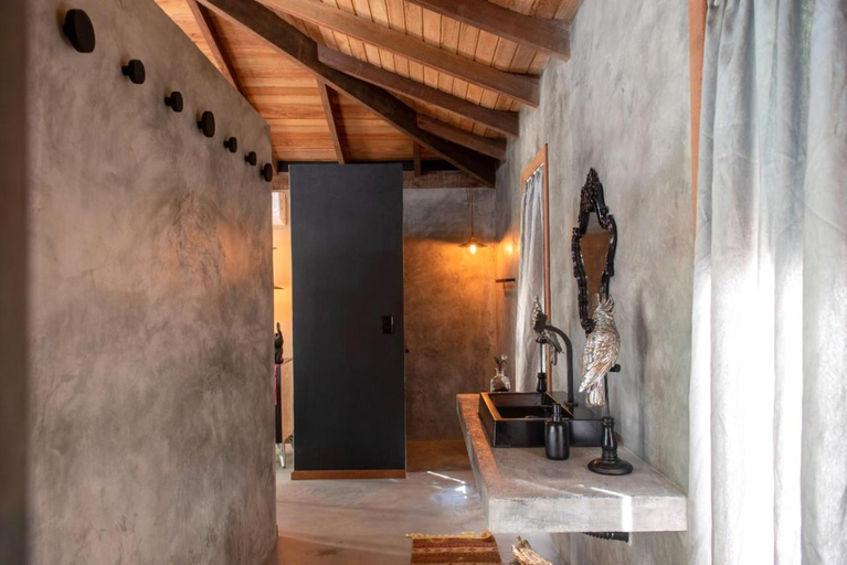 Bathroom 2, A Casa do Criador, Porto Seguro