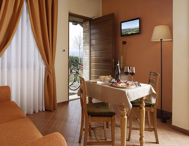 Dining 4, Casa Vacanze a Bettona con Giardino, Perugia