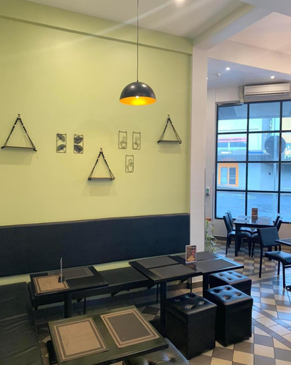 Food & Drinks 5, Toorak Central, Rewa