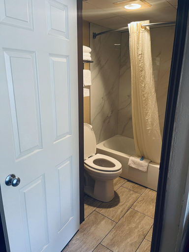 Bathroom 5, Conner Hill Motor Lodge, Sevier