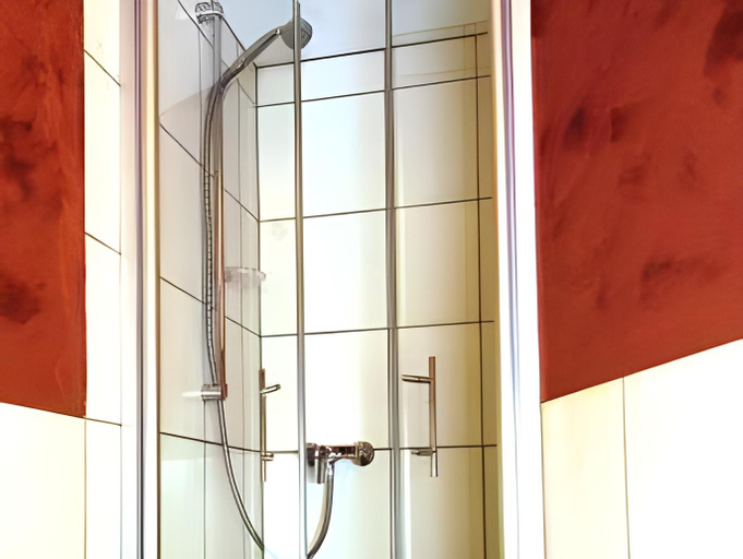 Bathroom 4