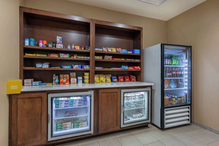 Food & Drinks 5, Comfort Suites Bowling Green Southeast, Warren