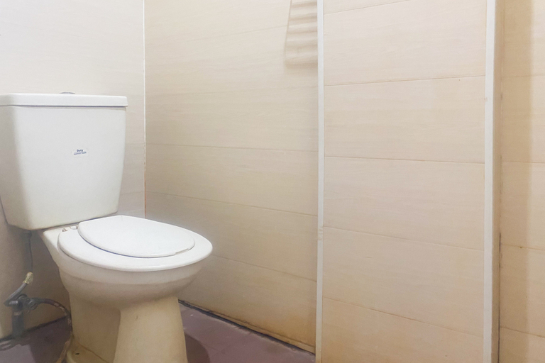 Bathroom 2, RedDoorz @ Syariah Imah 2 Lampung, Bandar Lampung
