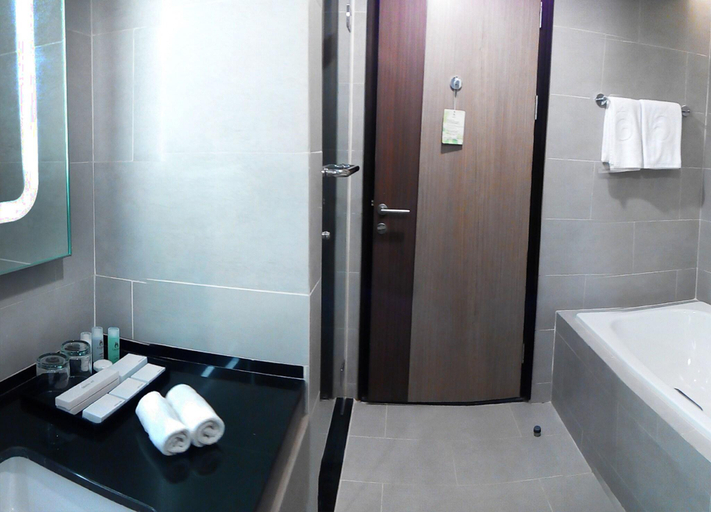 Bathroom 5, Gammara Hotel Makassar, Makassar