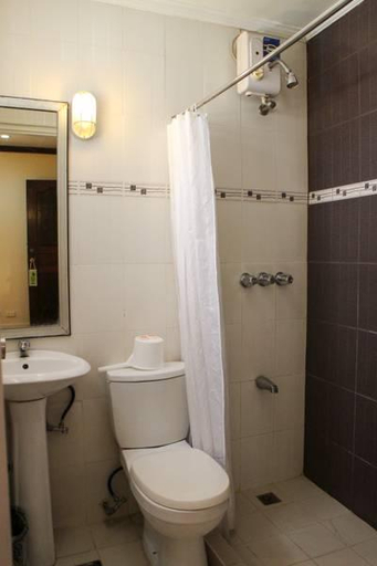 Bathroom, Stone house Hotel Quezon City, Quezon City