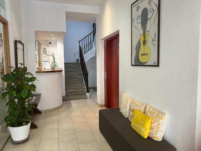 Public Area 2, Vehi, Girona