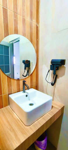 Bathroom 30