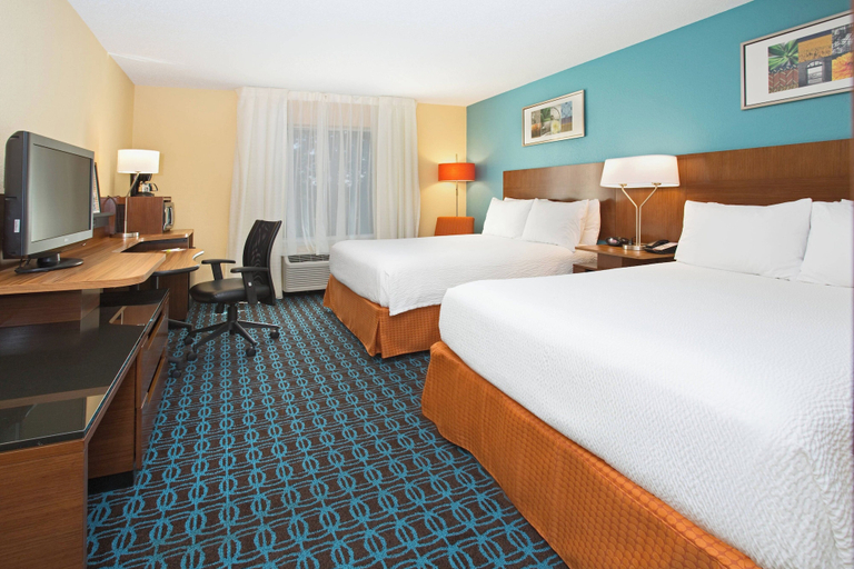 Bedroom 2, Fairfield Inn & Suites by Marriott Boston Milford, Worcester
