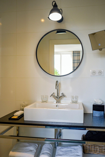 Bathroom 3, Bel Ami, Eure