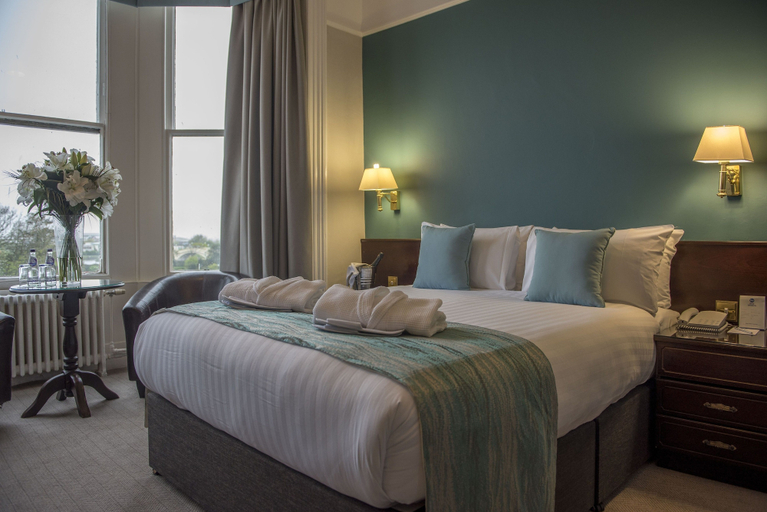 Bedroom 3, Royal Clifton Hotel, Sefton