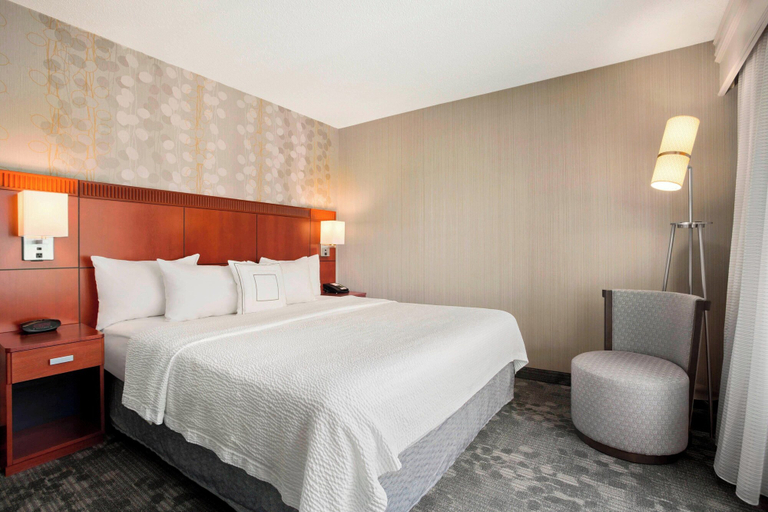 Bedroom 3, Courtyard by Marriott Springfield, Sangamon