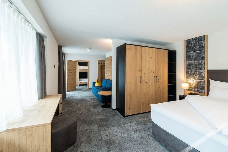 Bedroom 2, Arthur's Hotel und Apartments am Achensee, Schwaz
