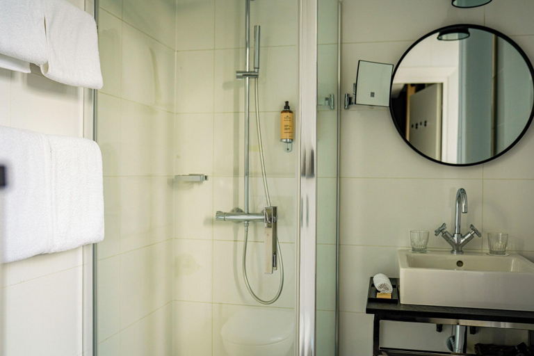 Bathroom 3, Bel Ami, Eure
