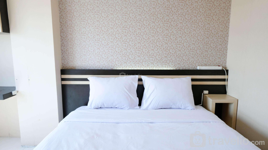 Bedroom 1, Comfy 2BR @ Puncak Bukit Golf Surabaya By Travelio, Surabaya