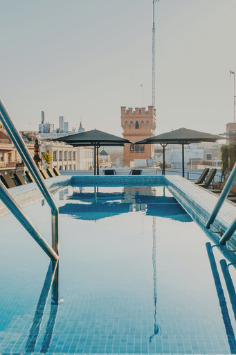 Sport & Beauty 4, Aquitania Home Suites, Sevilla