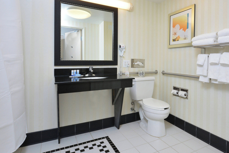 Bathroom 3, Fairfield Inn & Suites by Marriott, Wythe
