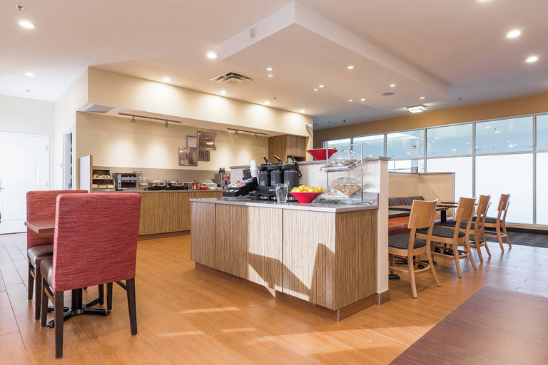 Food & Drinks 5, TownePlace Suites by Marriott Edmonton South, Division No. 11