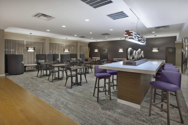 Food & Drinks 5, Courtyard Somerset by Marriott, Somerset