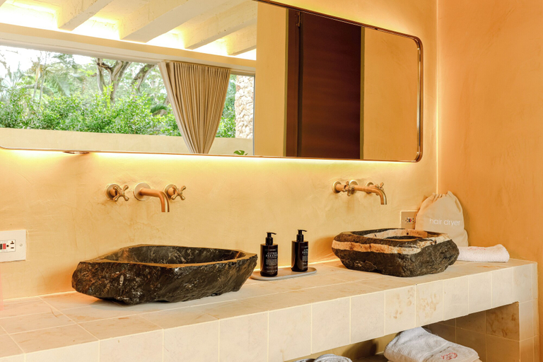 Bathroom 5, Arde La Selva, Sopetrán