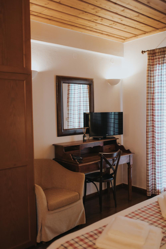 Bedroom 2, Philoxenion Resort Di Montagna, Epirus
