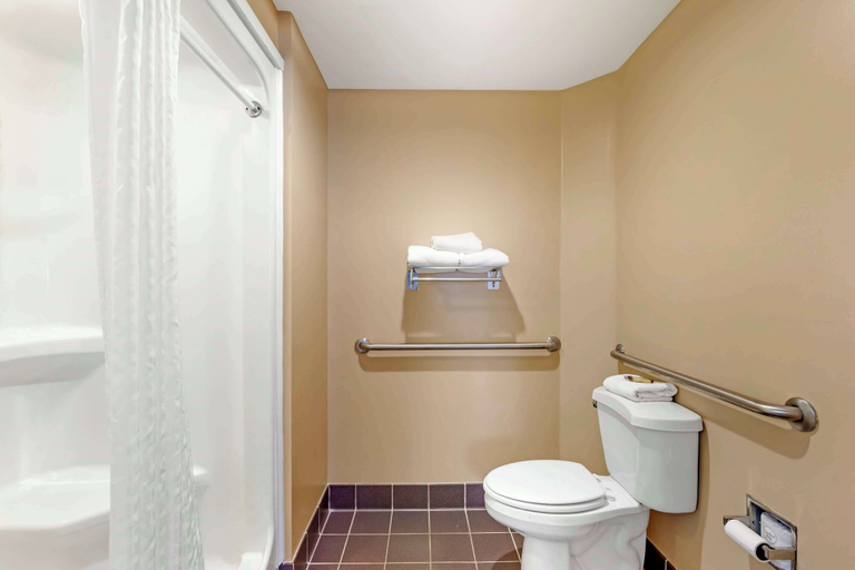 Bathroom 5, Best Western Plus Kingsland, Camden
