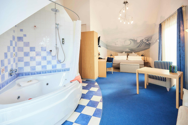 Bathroom 3, Flair Hotel Zum Schwarzen Reiter, Augsburg