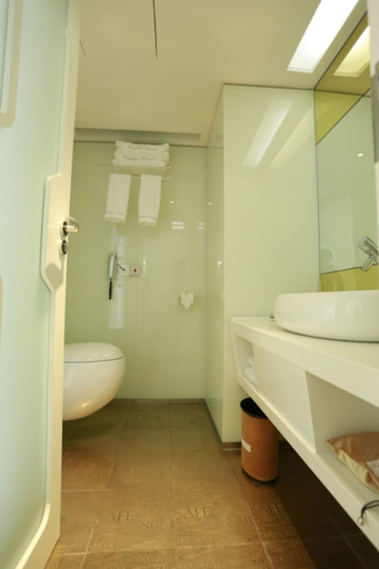 Bathroom 4, Planet Hotel, Guangzhou