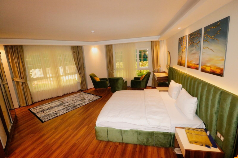 Bedroom 2, Grand Luxury, Merkez
