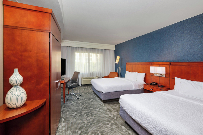 Bedroom 3, Courtyard by Marriott Santa Ana Orange County, Orange