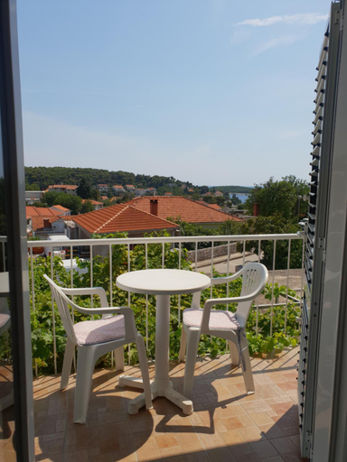 Others 3, Luka's Lodge hostel, Hvar