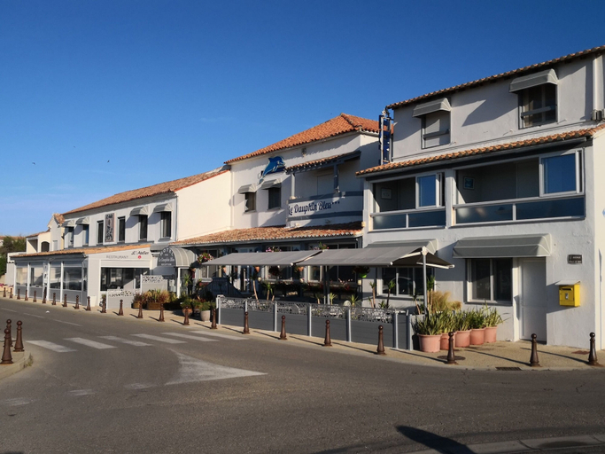 Exterior & Views 2, Hôtel Le Dauphin Bleu, Bouches-du-Rhône