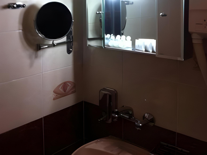 Bathroom 3, Rony Hotel, Nesebar