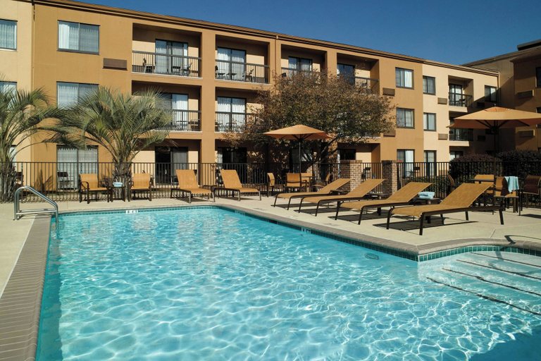Sport & Beauty, Courtyard by Marriott Macon, Bibb