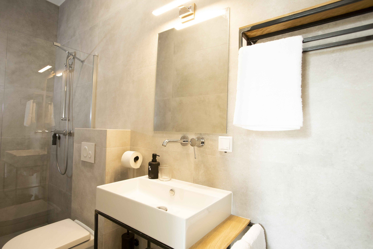 Bathroom 5, Hotel Haverkist, 's-Hertogenbosch