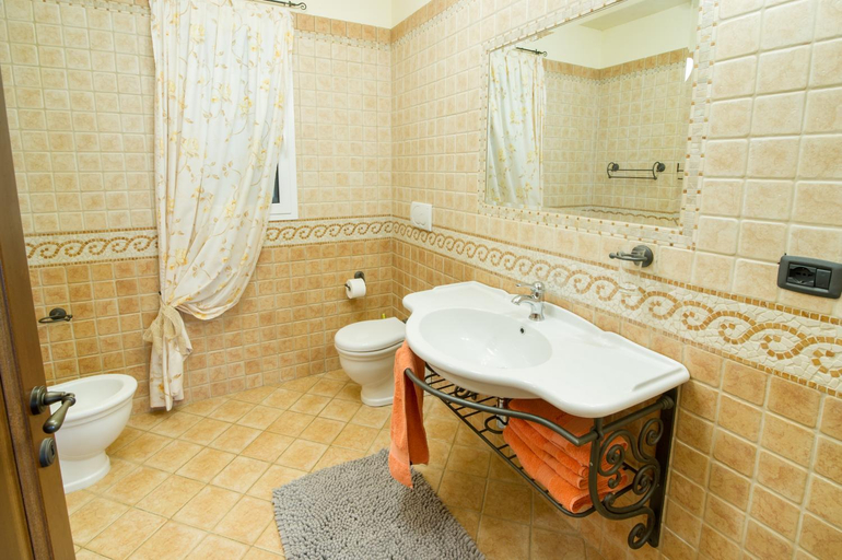 Bedroom 2, Villa Lisa, Imperia