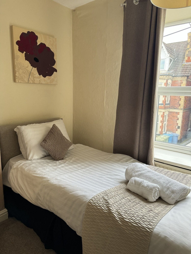 Bedroom 4, The Station Hotel, Nottinghamshire