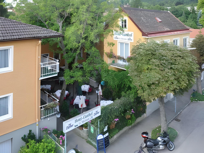 Others 3, Hotel-Garni Martinek, Baden