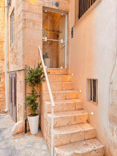 Others 4, Borgo Sant Angelo, Bari