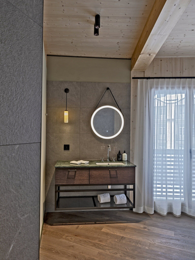 Bathroom 5, Hotel Mürren Palace, Interlaken