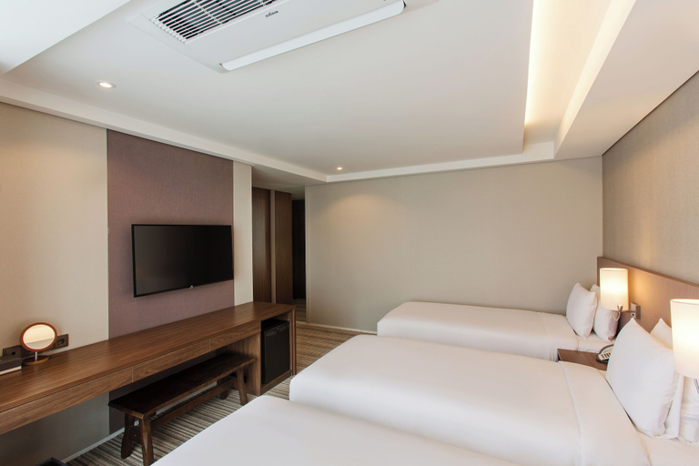 Bedroom 3, Hotel Adela, Yeongdo