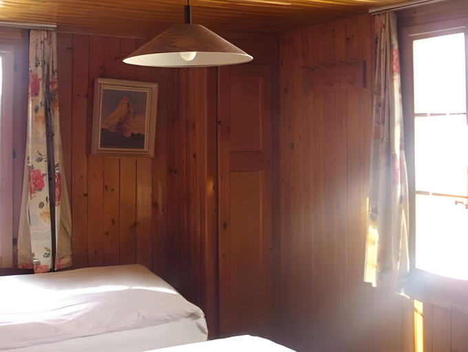 Bedroom 2, Hotel les Touristes, Entremont