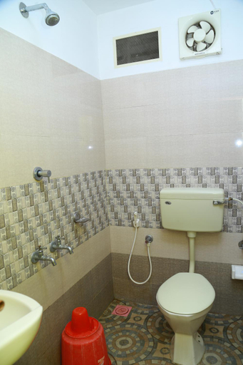 Bathroom 3, Dean Dale Cottages, Idukki