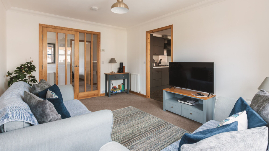 Living area 5, Apartment - 2 Bedrooms - Pet Friendly - Parking, Fife
