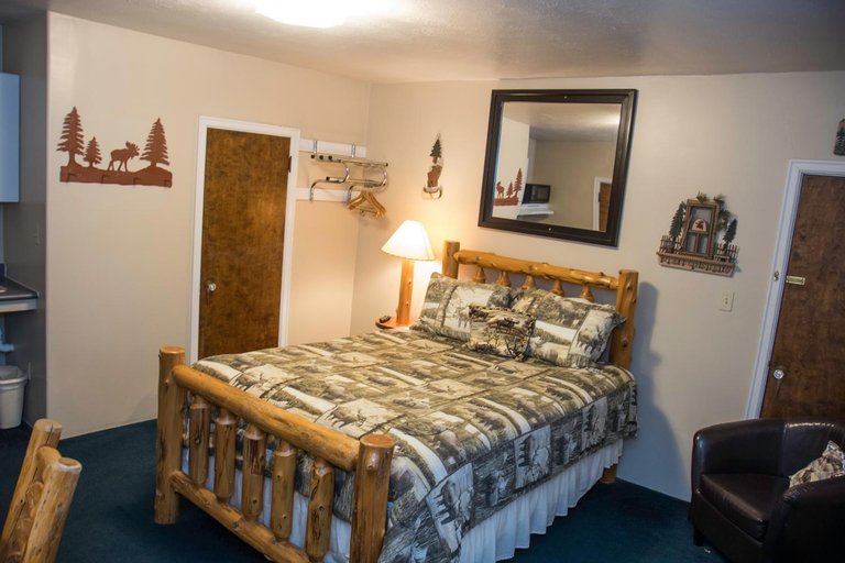 Others 3, Park Motel, Crawford