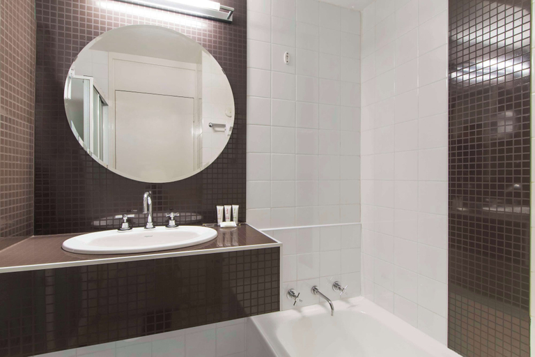 Bathroom 14