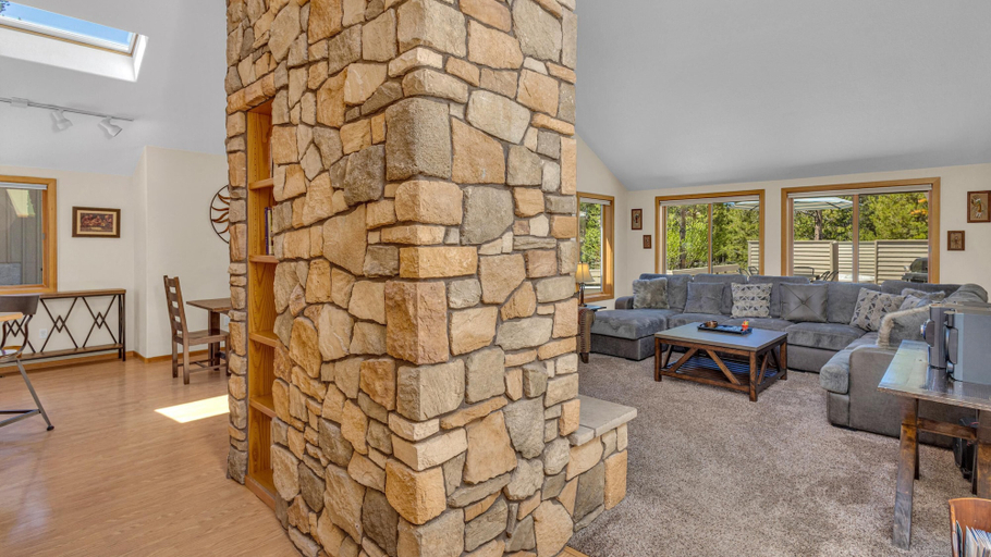 Others 5, Lassen Lane 15, Deschutes