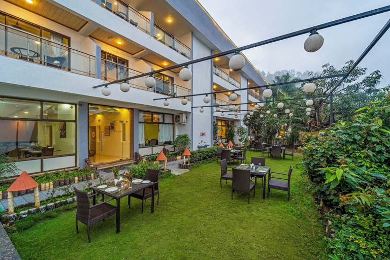 Food & Drinks 5, Sterling Panchgani, Satara